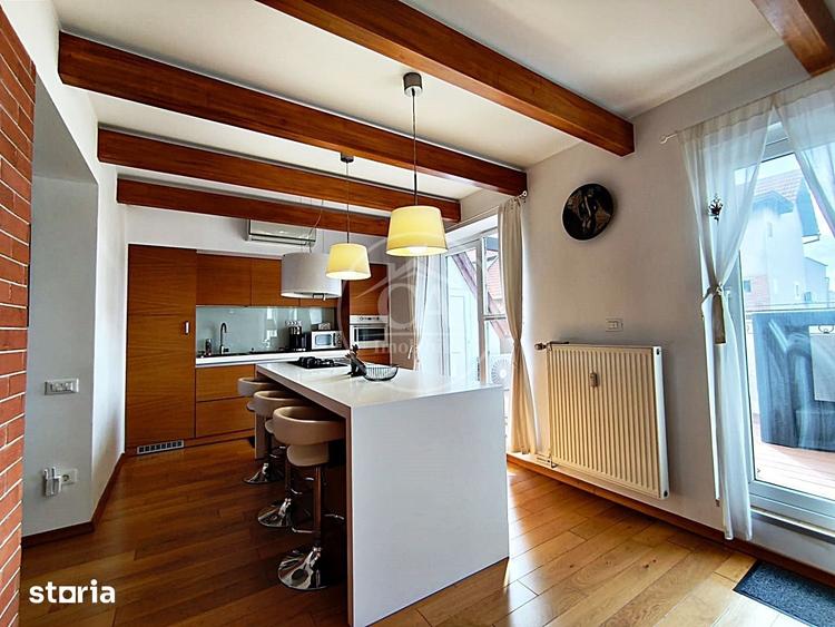 Apartament cu 4 camere decomandat în Central