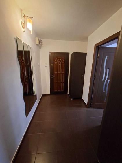 Apartament cu 2 camere semidecomandat în Exterior Vest