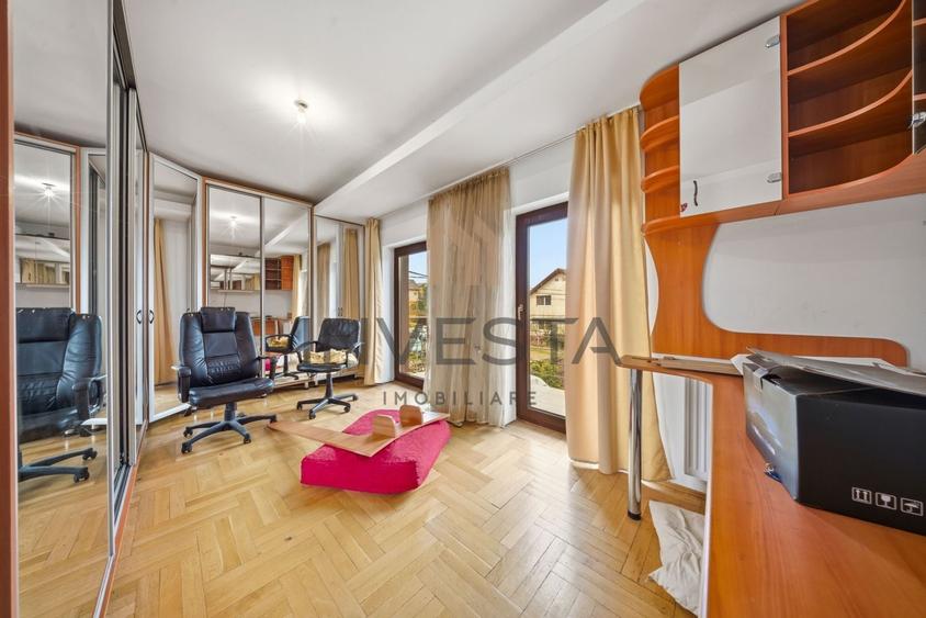 Casă individuală cu 6 camere cu Piscina în Europa