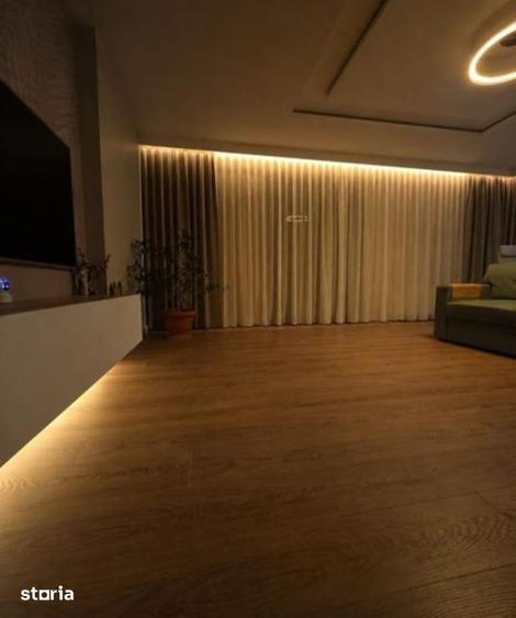 Apartament cu 4 camere semidecomandat, mobilat în Central