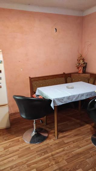 Casă cu 3 camere în Aleșd