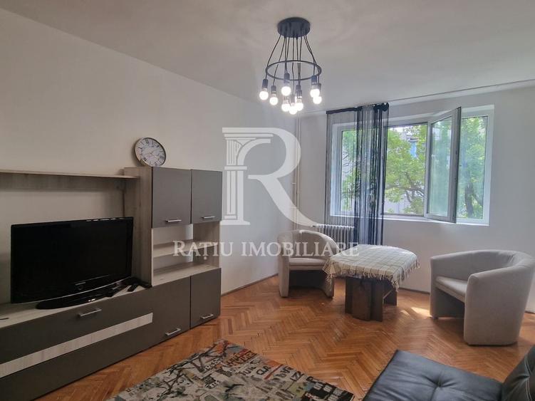 Apartament cu 2 camere decomandat, mobilat în Ultracentral