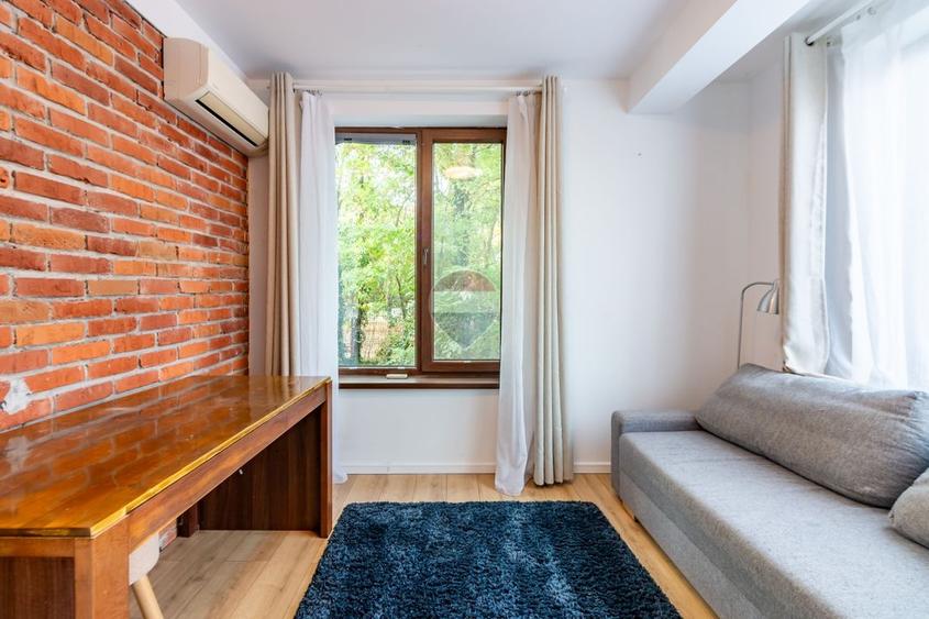 Casă individuală cu 6 camere cu Teren 751 Mp în Corbeanca