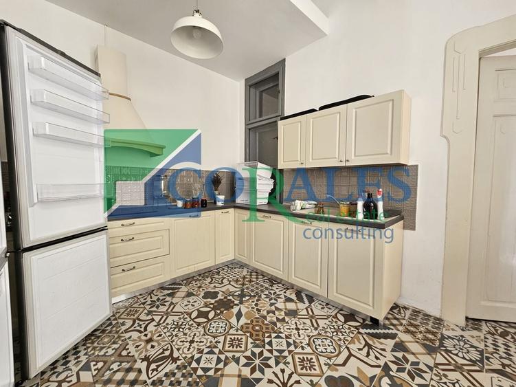 Apartament cu 3 camere decomandat în Central