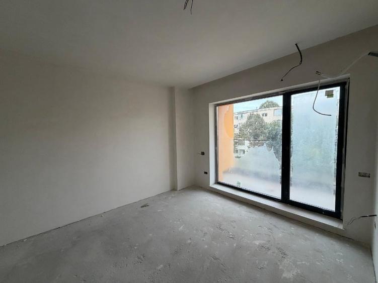 Apartament cu 2 camere decomandat în Faleza Nord