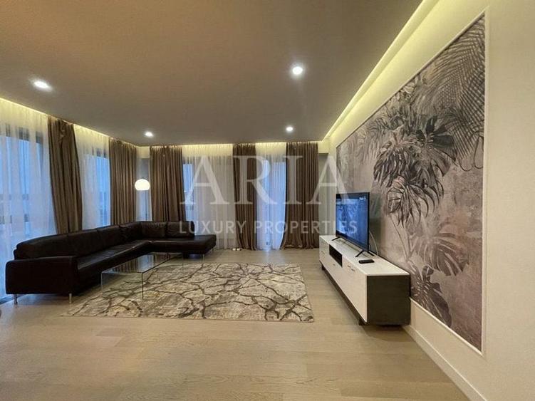 Apartament cu 4 camere decomandat, mobilat în Pipera
