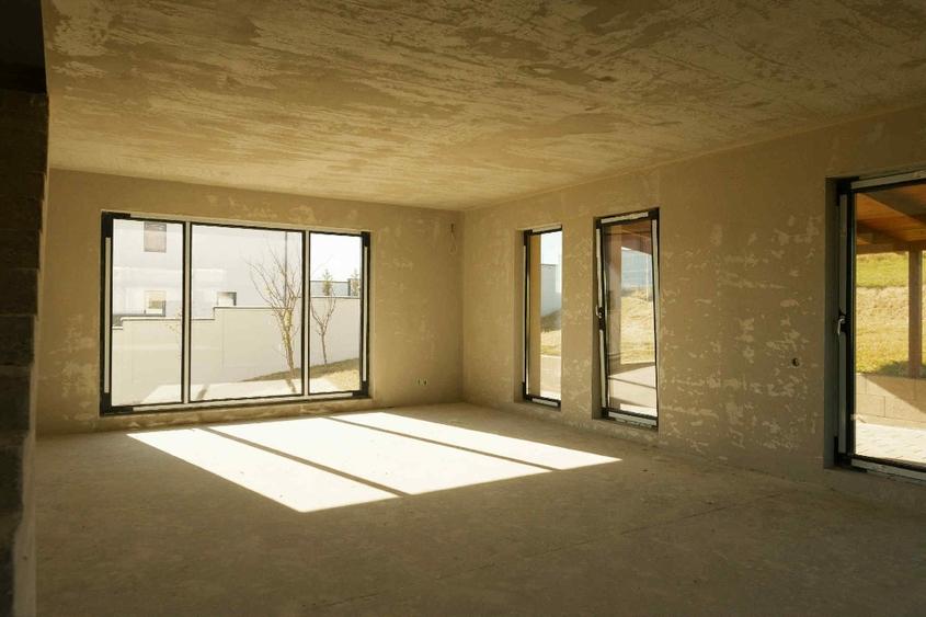 Casă individuală cu 5 camere cu Teren 605 Mp în Sălicea