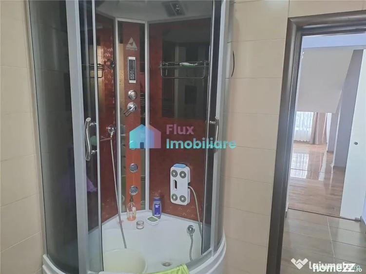 Casă cu 5 camere cu Teren 1600 Mp în Moara
