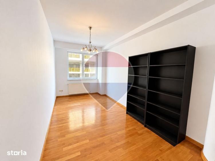 Apartament cu 4 camere în Central