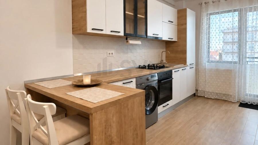 Apartament cu 2 camere semidecomandat, mobilat în Nord