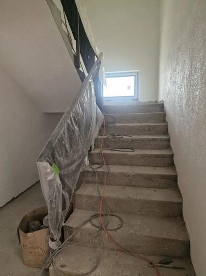 Apartament cu 3 camere decomandat în Smeura