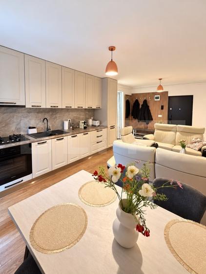 Apartament cu 2 camere semidecomandat, mobilat în Dâmbul Rotund