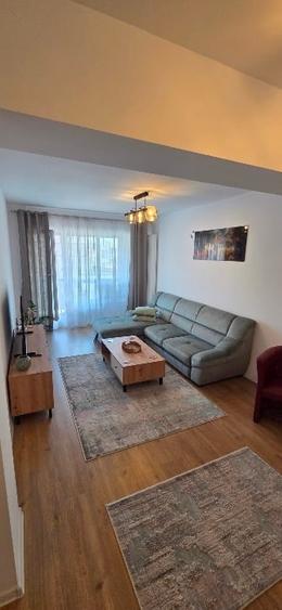 Apartament cu 2 camere decomandat, mobilat în Tomis Nord