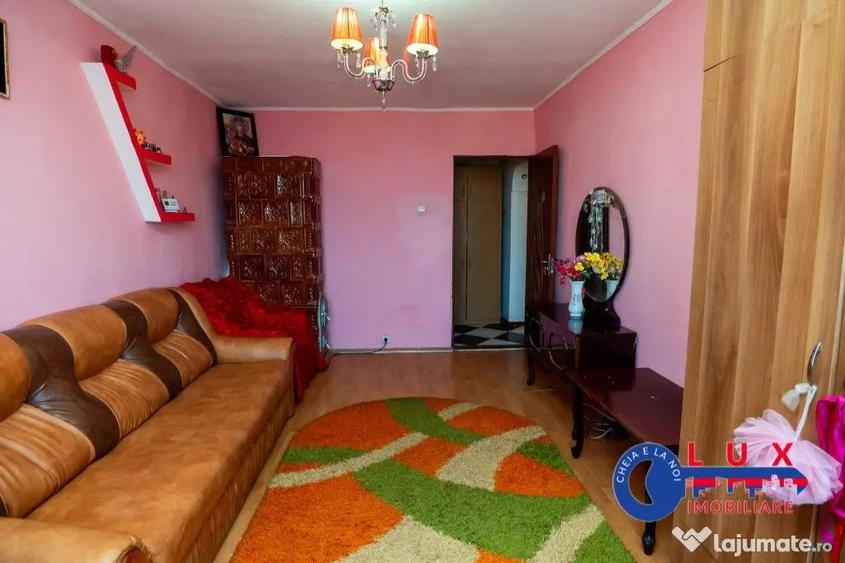 Apartament cu 2 camere decomandat în Spitalului