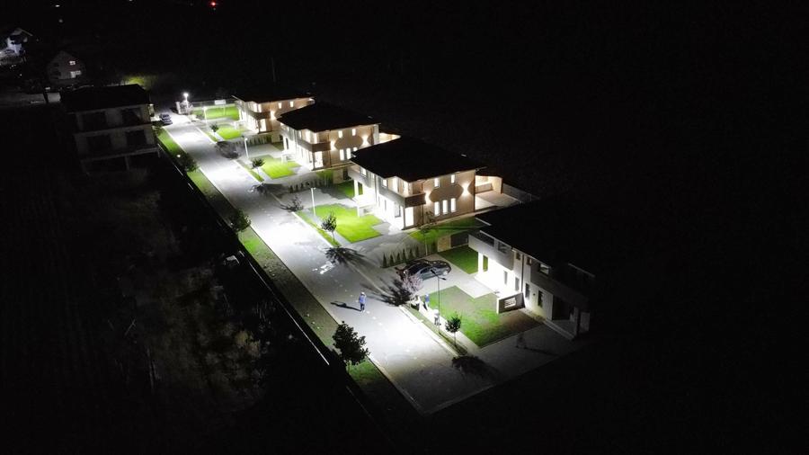 Apartament cu 2 camere decomandat în Exterior Vest
