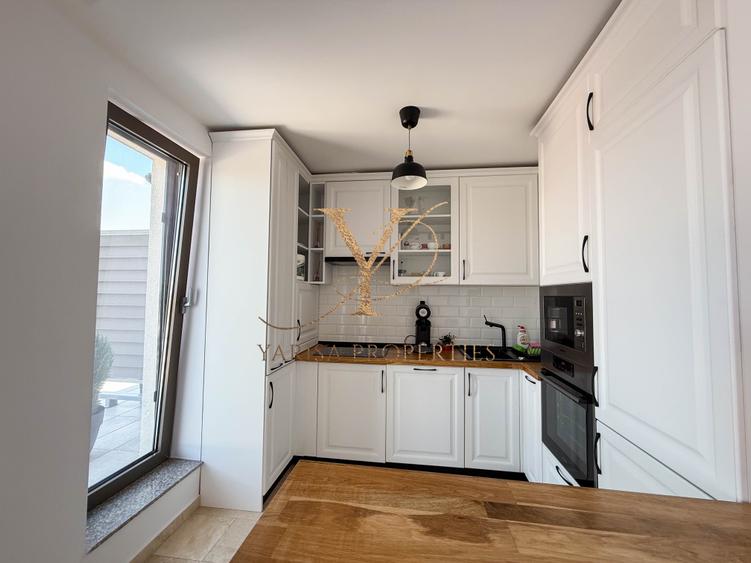 Apartament cu 3 camere semidecomandat în Sisești