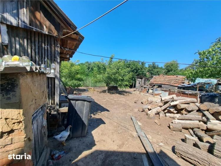 Casă cu 4 camere cu Teren 1439 Mp în Central