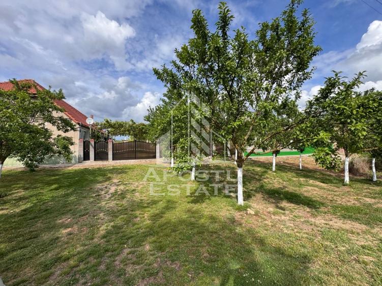 Casă individuală cu 15 camere cu Canalizare în Pesac