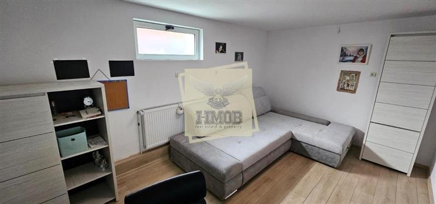 Casă individuală cu 5 camere cu Teren 336 Mp în Piața Cluj