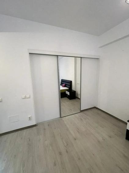 Apartament cu 2 camere semidecomandat în Ghencea