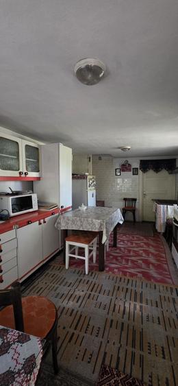 Casă cu 3 camere în Central