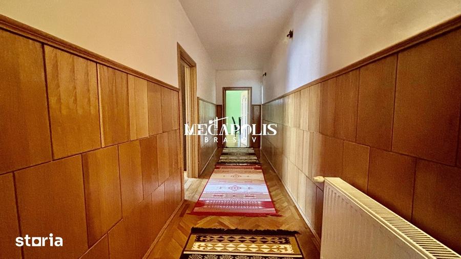 Casă cu 5 camere cu Teren 500 Mp în Central