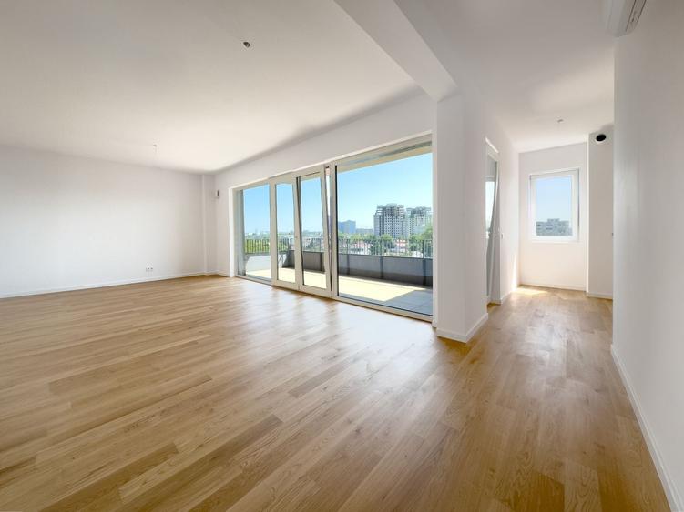 Apartament cu 3 camere decomandat, mobilat în Doamna Ghica