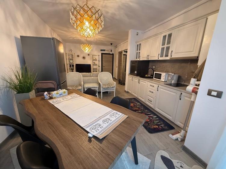 Apartament cu 2 camere semidecomandat, mobilat în Nord