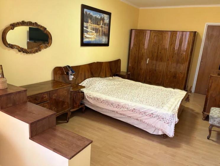 Apartament cu 4 camere semidecomandat în Gării