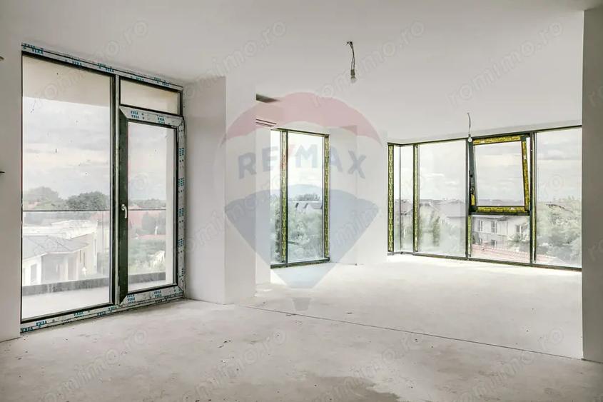 Apartament cu 3 camere semidecomandat în Subcetate