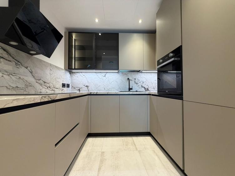 Apartament cu 3 camere semidecomandat în Floreasca