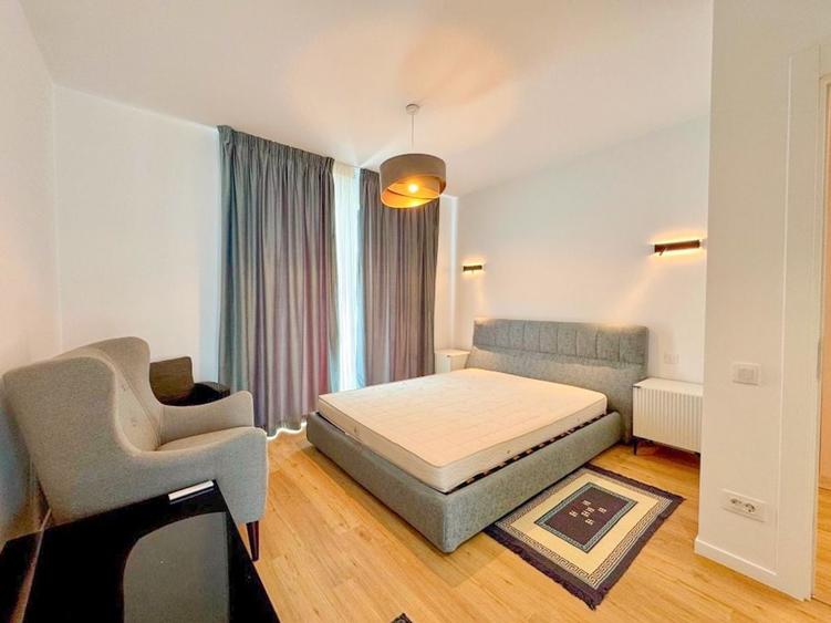 Apartament cu 4 camere decomandat, mobilat în Central