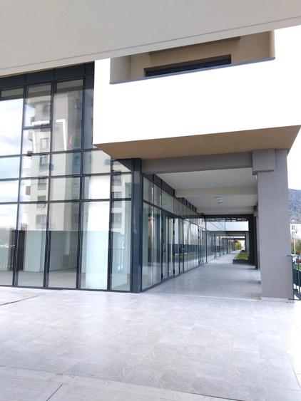 Spațiu comercial, de 140 mp, în Dârste