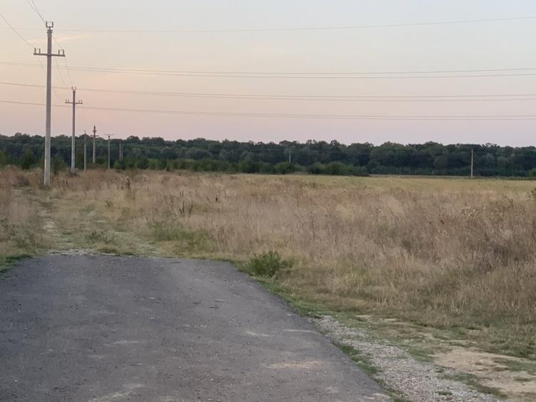 Teren intravilan de 2250 mp, în Periș