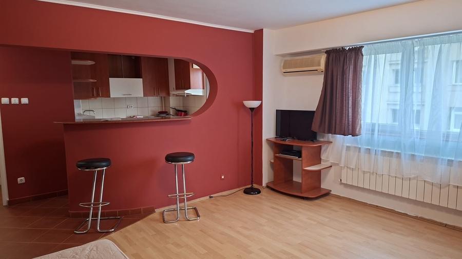 Garsonieră decomandată în Unirii