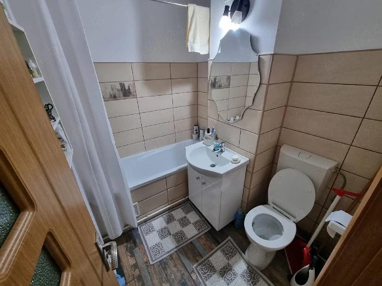 Apartament cu 2 camere decomandat în Km 4