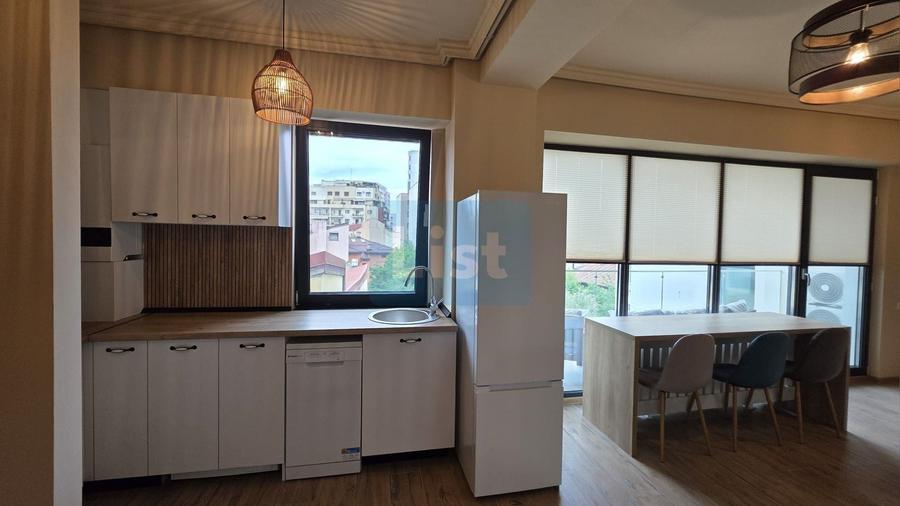 Apartament cu 2 camere decomandat, mobilat în P-ța Alba Iulia