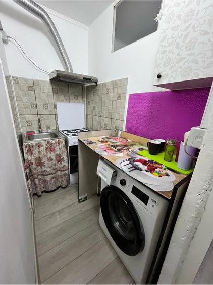 Garsonieră nedecomandată, mobilată în CET