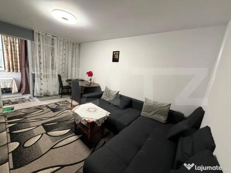 Apartament cu 3 camere decomandat în Cetate