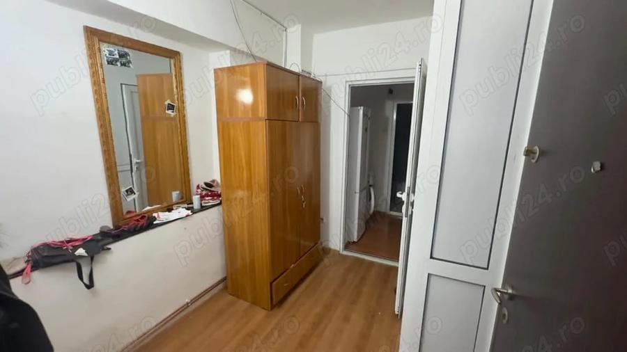Garsonieră decomandată în Nicolina