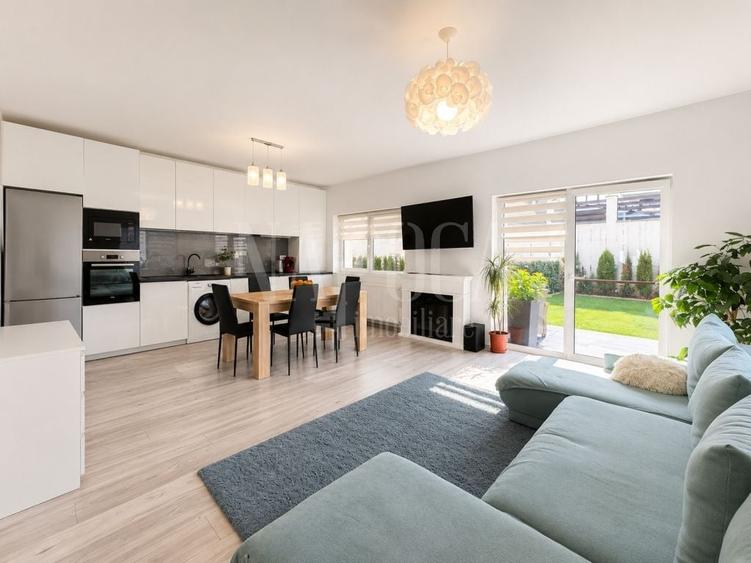 Duplex cu 5 camere cu Canalizare în Florești