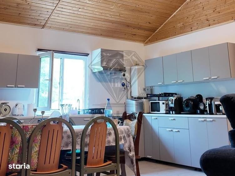 Casă cu 4 camere în Bâra
