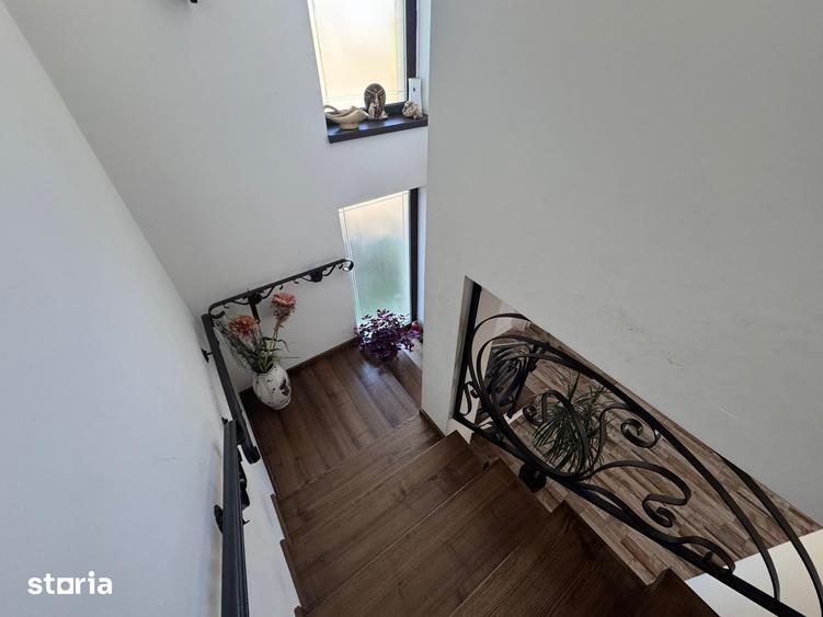 Casă cu 4 camere cu Teren 500 Mp în Poplaca