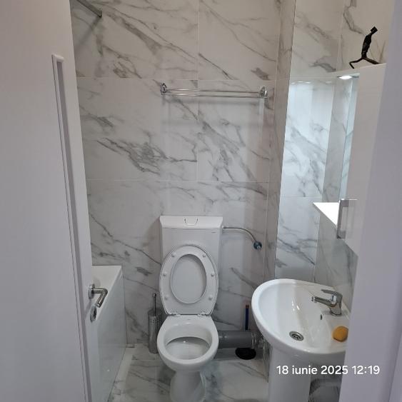 Apartament cu 2 camere decomandat în Roșu