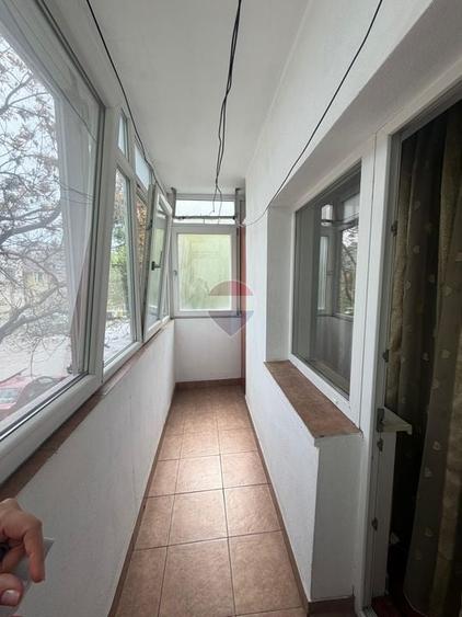 Apartament cu 2 camere decomandat, mobilat în Central