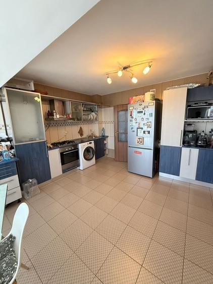 Apartament cu 4 camere, mobilat în Gării