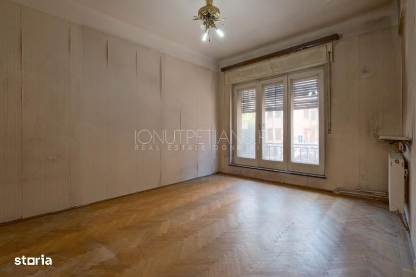 Apartament cu 4 camere decomandat în Armeneasca