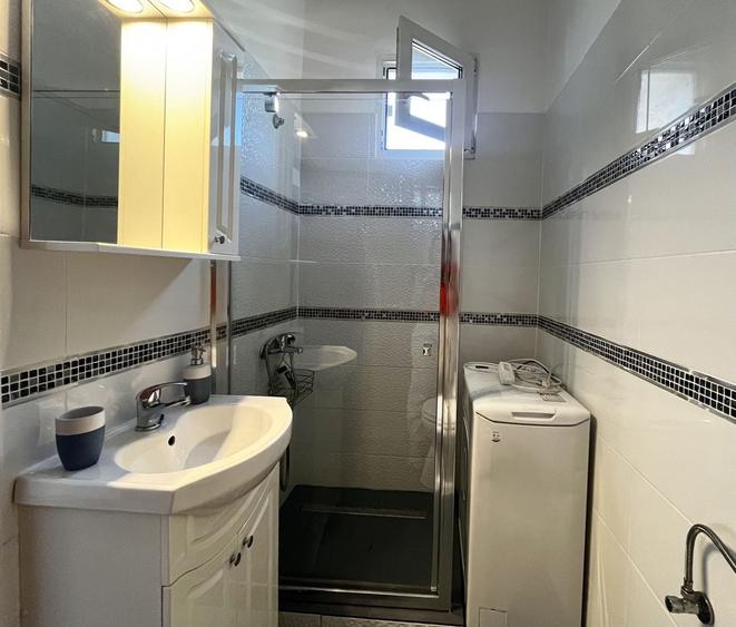 Apartament cu 2 camere decomandat, mobilat în P-ța Unirii