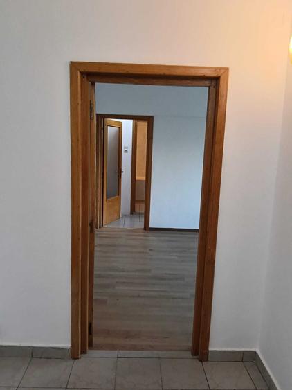 Apartament cu 2 camere semidecomandat în Sebastian