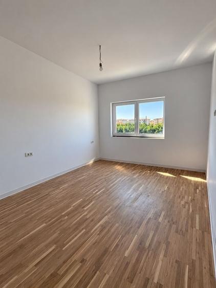 Duplex cu 4 camere cu Canalizare în Moșnița Nouă